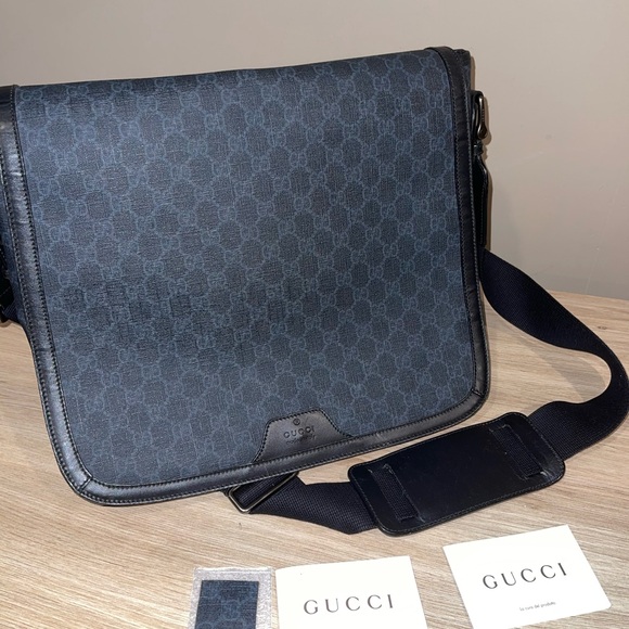 Gucci Black Messenger Bag - Picture 1 of 9